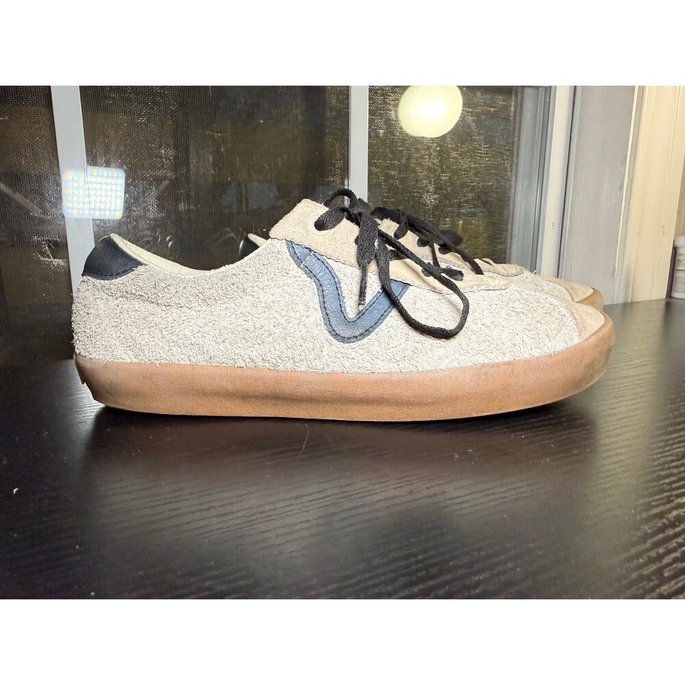 Vans Low Top Suede Gum Sole Sneakers Womens 8.5 Beige Cream Black Skate Shoes